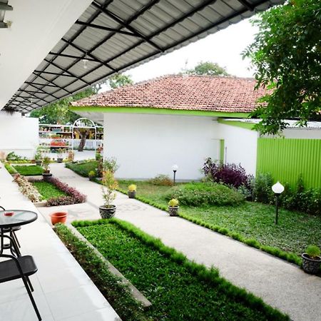 Reddoorz Near Mataram University Exterior photo